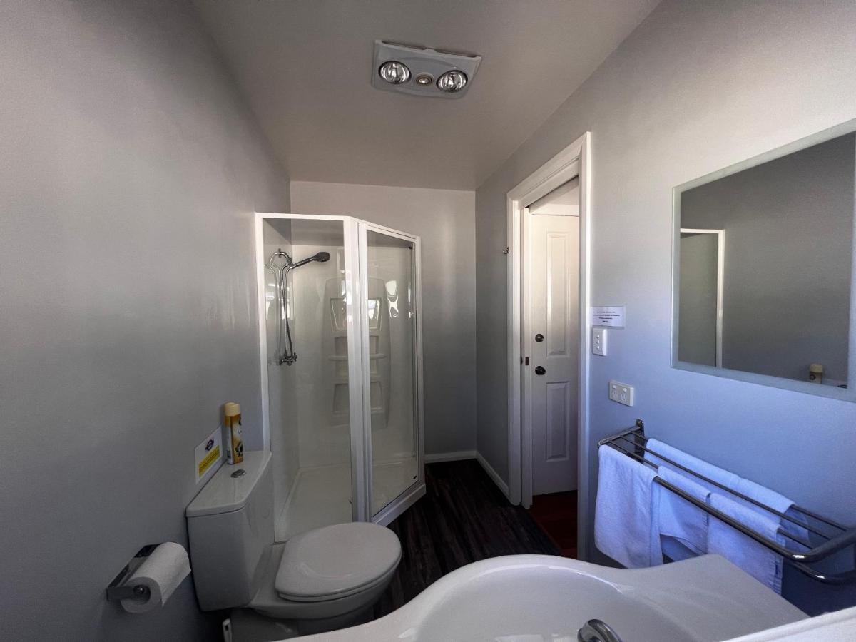 Four Seasons Waterfront Villas Taranna Eksteriør billede
